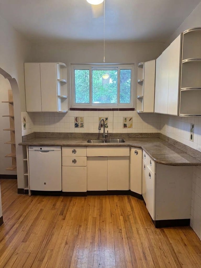 A dated 1970s kitchen before renovation